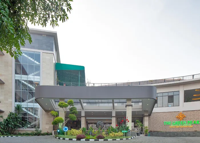 Green Peak, Artotel CuratedHotel di Puncak